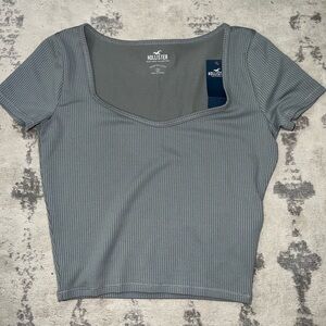 Hollister t shirt